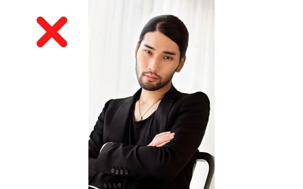キメ顔の男性